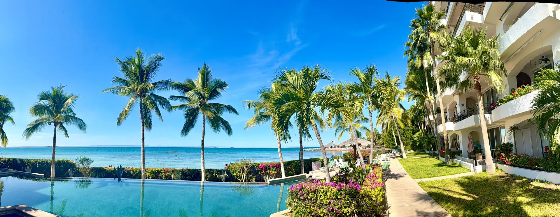 Vista al mar, Condo Paradise